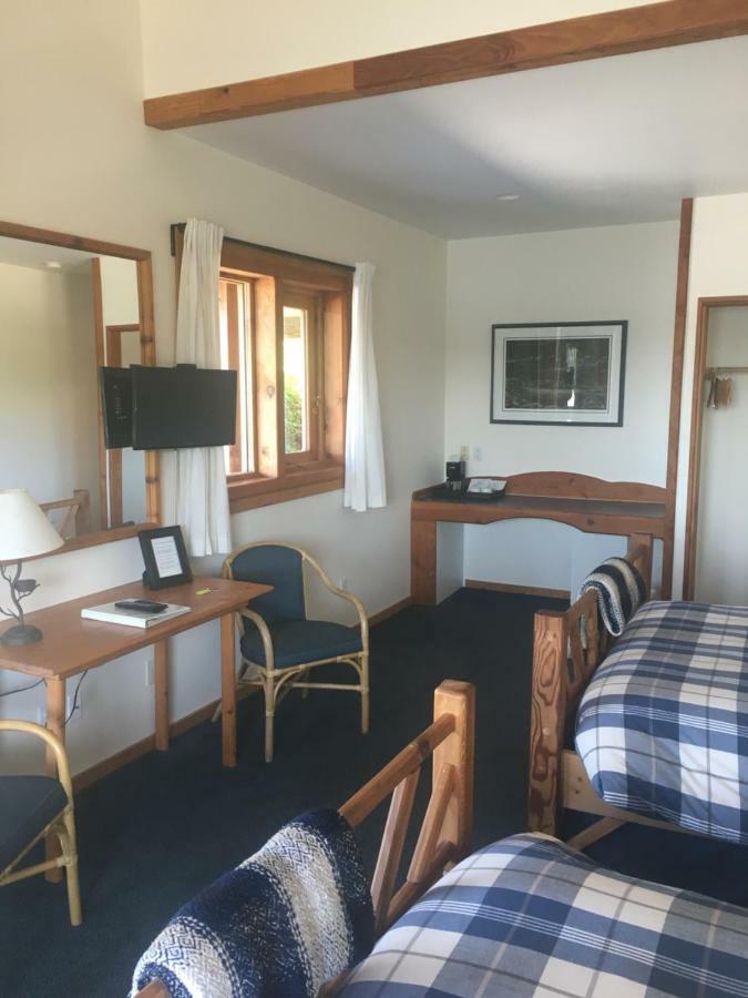 Arbutus Cove Guesthouse Metchosin Buitenkant foto